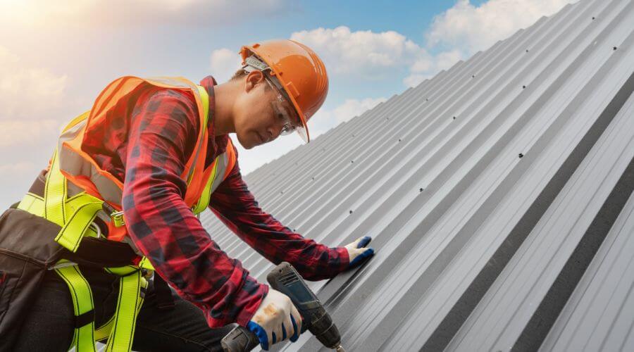 Professional gutter cleaning in Matthews, NC
